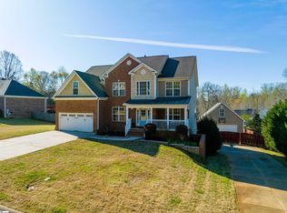 107 Laughing Tree Ct, Fountain Inn, SC 29644