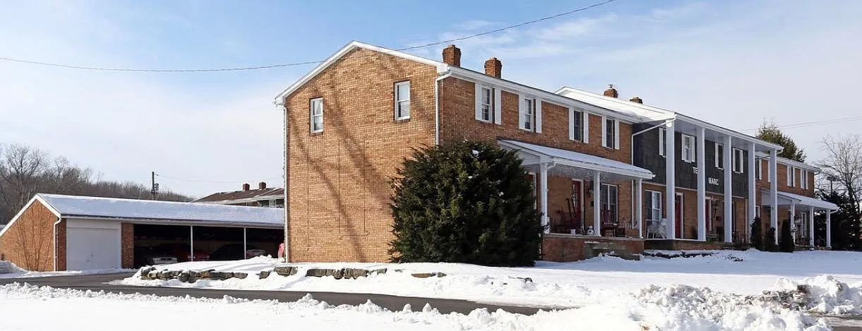 323 Hall Ave — Photo 4