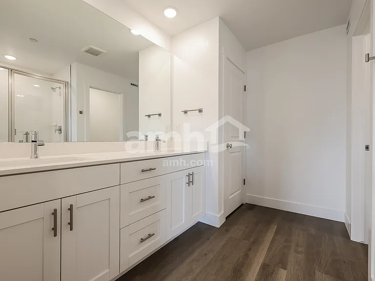 10233 Peoria Pkwy — Photo 9