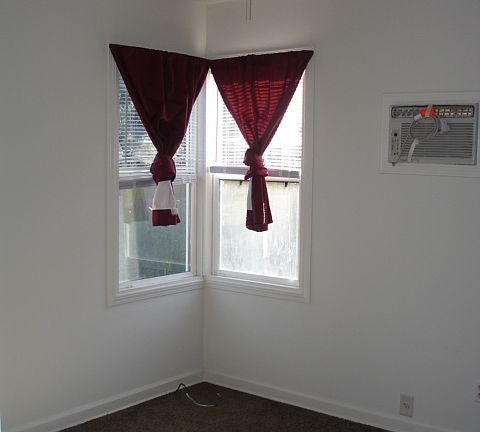 5th image of 2824 W Rose St