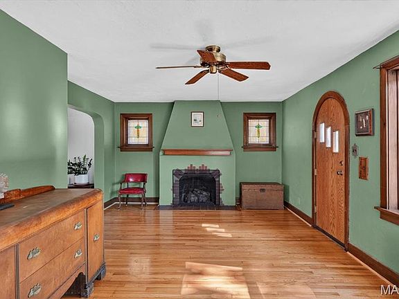 3rd image of 3057 Delavan Dr