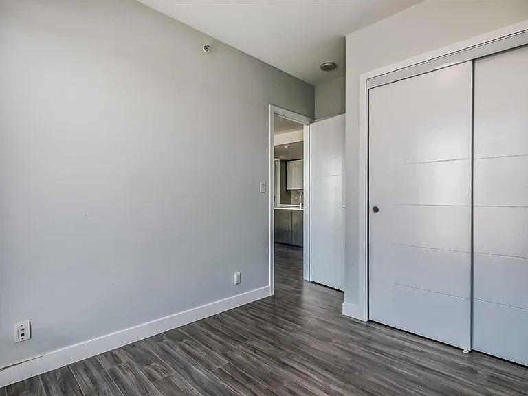 930 16th Ave SW #402 — Photo 10