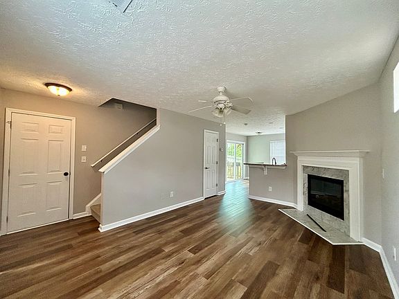 5th image of 421 Royal Oak Dr