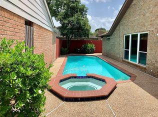 14135 Sandfield Dr, Houston, TX 77077