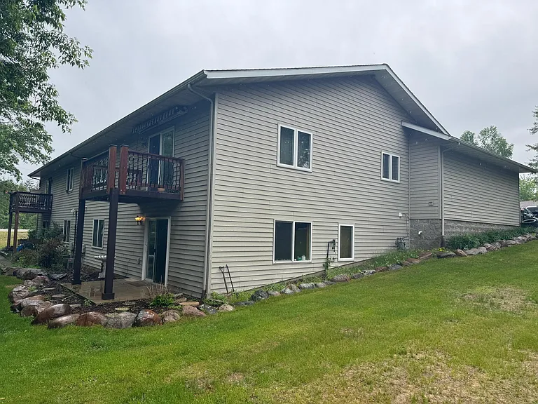 1021 Anabec St — Photo 2