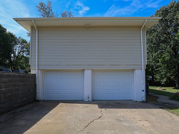 5th image of 1333 Fairway Cir