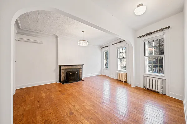 Rented by M.Woods & Associates | media 37