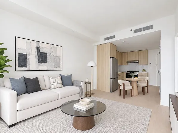 46-30 21st St #2B, Long Island City, NY 11101