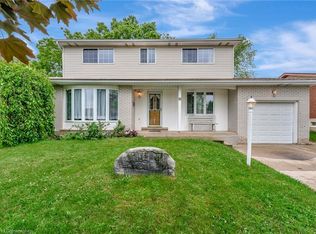 12 Forestwood Dr, Kitchener, ON N2N1B1