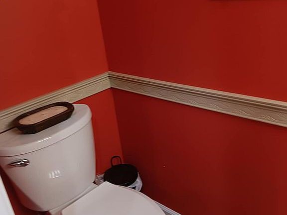 Laundry Room 1/2 bath
