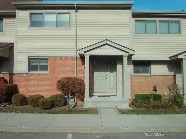 3733 Old Creek Rd #1, Troy, MI 48084