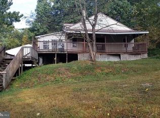 6 E Locust St, Mount Holly Springs, PA