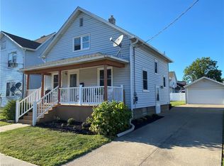 405 6th St, Fairport Harbor, OH 44077