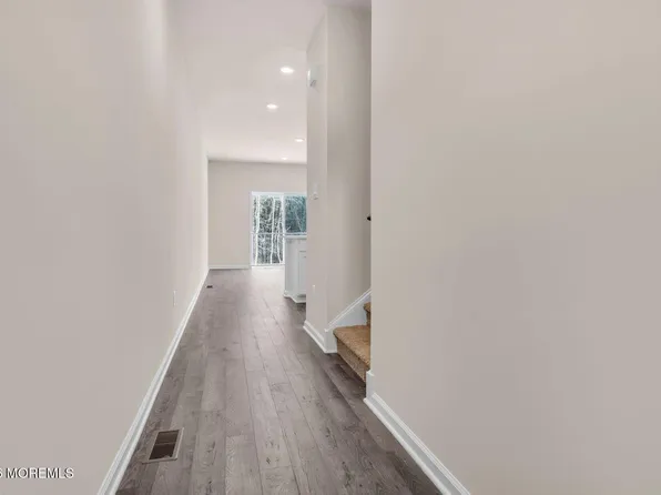 66 Mantoloking Drive, Jackson, NJ 08527