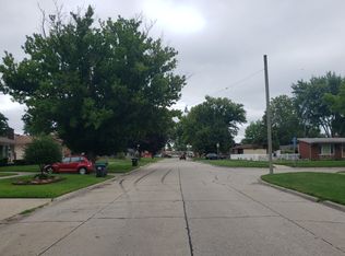 25451 Champaign St, Taylor, MI 48180