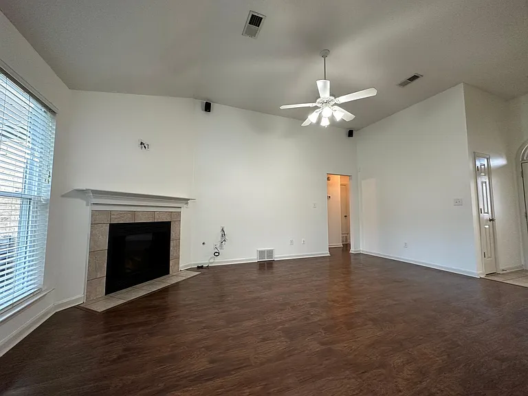 11206 Black Sheep Dr — Photo 5