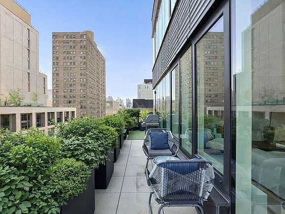 3rd image of 202 Broome St #7M