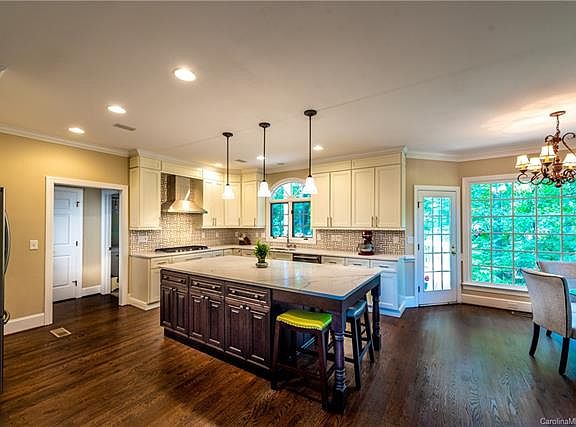 3rd image of 6025 Summerston Pl