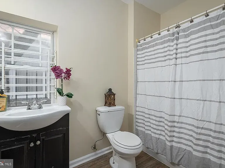2444 Druid Hill Ave — Photo 18