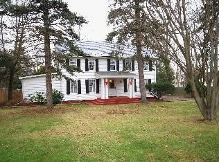 69 Main Ave, Wheatley Heights, NY 11798