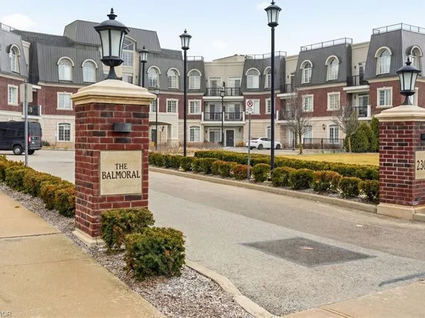 2300 Upper Middle Rd W #308, Oakville, ON L6M 0T4