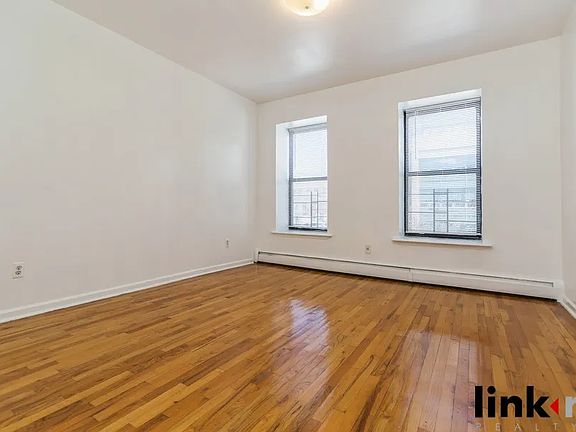 5th image of 20 E 125th St #1