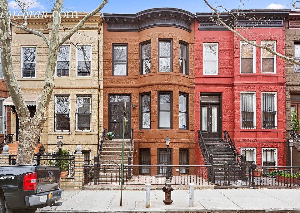 1st image of 575 Bainbridge St