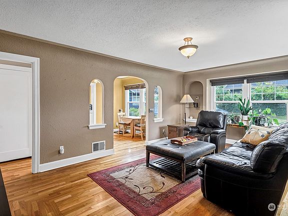 4th image of 5011 S Thompson Avenue