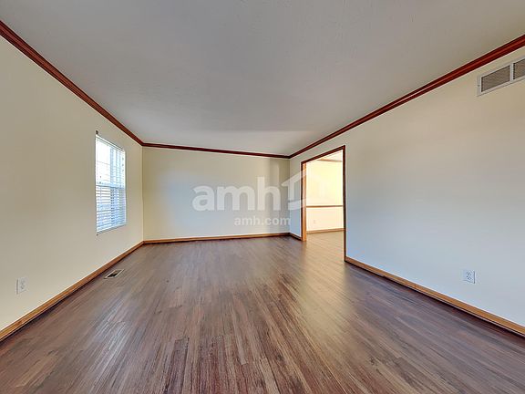 5th image of 6088 Lakewood Dr