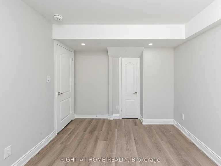 82 Elmcrest Dr — Photo 10
