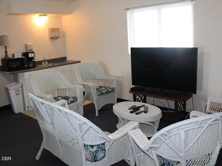 144 S Halifax Ave #35 — Photo 36