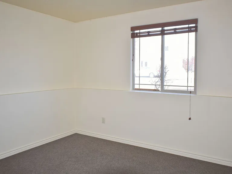 1115 Belford Ave — Photo 8