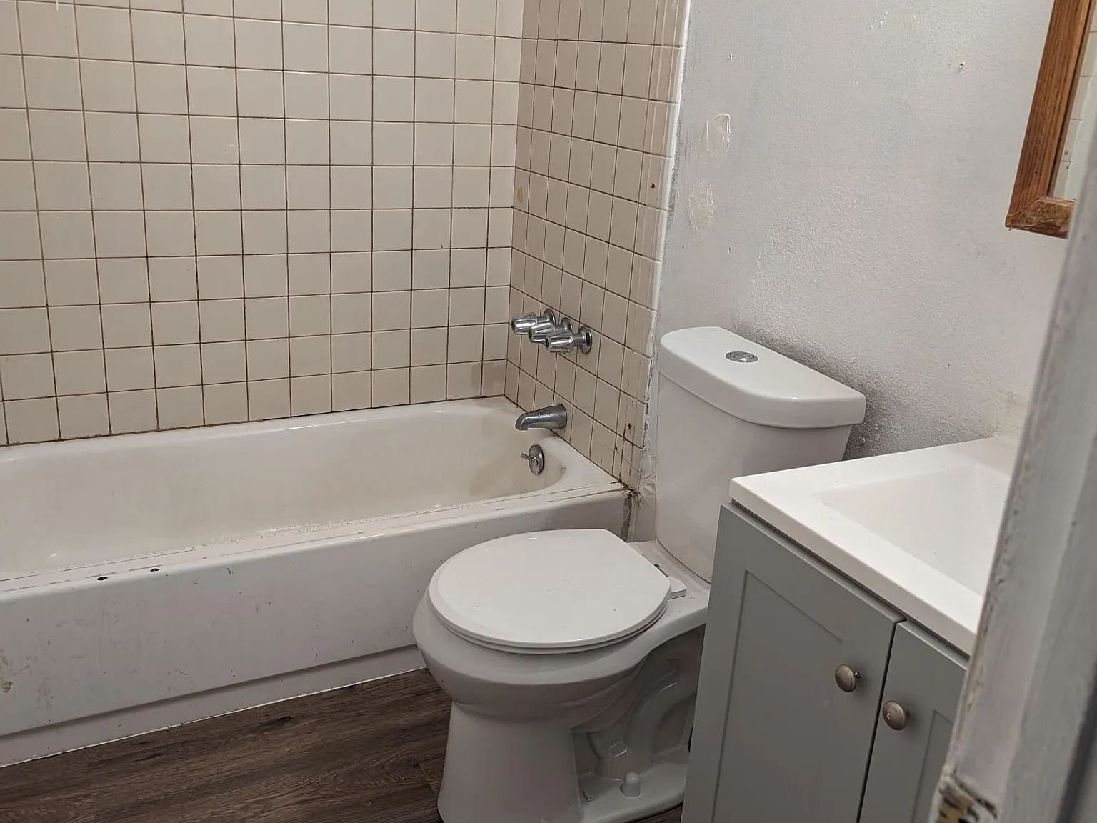 3 bed, 1000 sqft, $1,950 — Photo 3