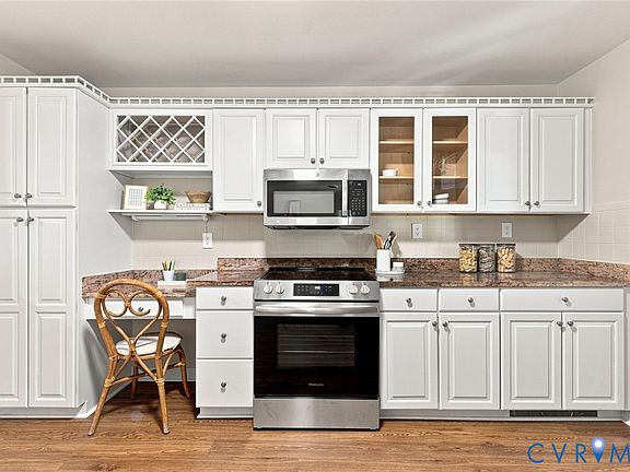 2nd image of 15456 Pine View Ln