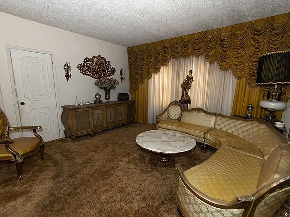 3rd image of 93 Pearsall Ave