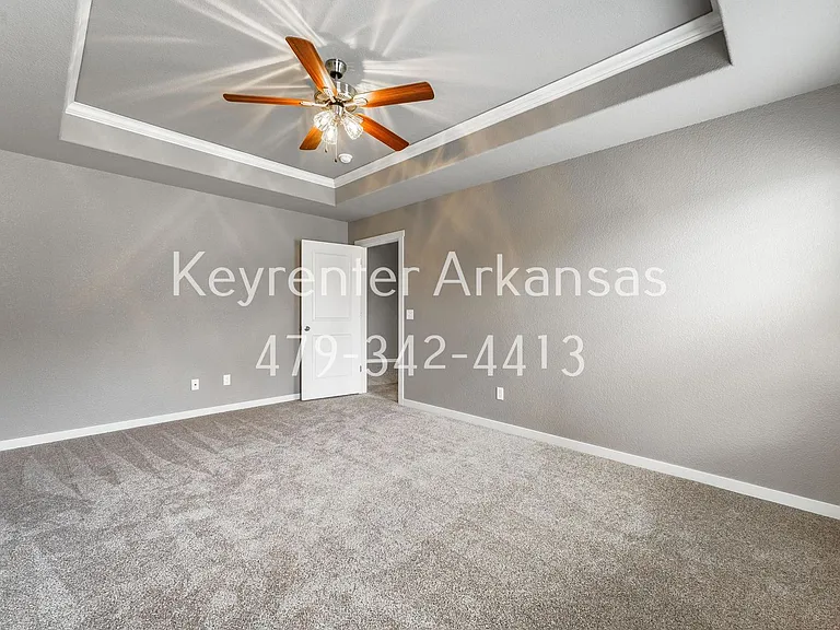 3757 Deerhurst St — Photo 11