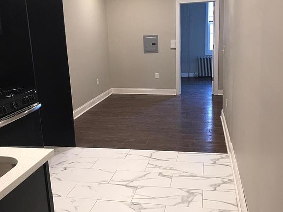 5th image of 23 Seidler St APT 2L