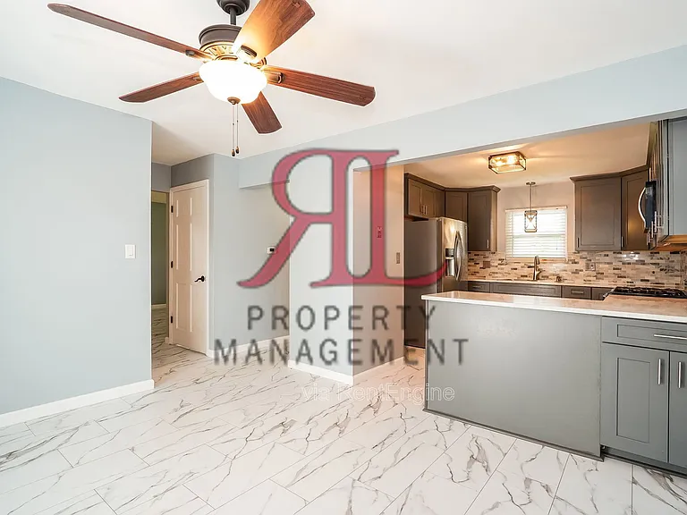 3501 Woodlawn Ave — Photo 5