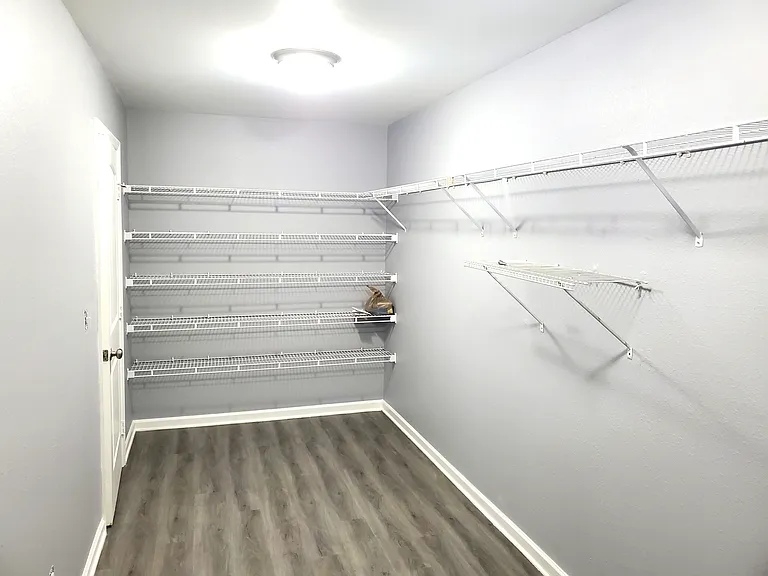 122 Vancouver Rd — Photo 8