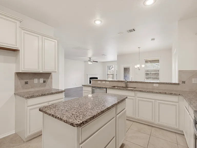 781 Lancashire Ln — Photo 34