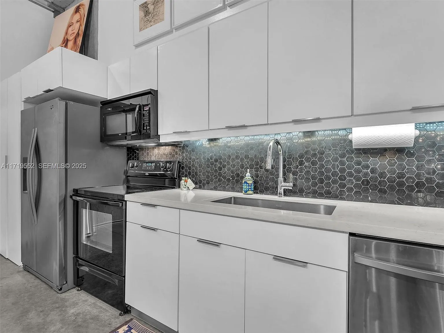 2 bed, $7,900 — Photo 1
