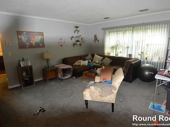 3rd image of 178 Lake Shore Rd APT 4