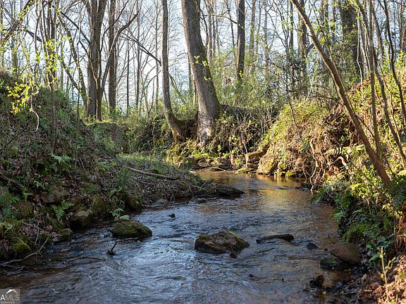 3rd image of 40 Meadow Trl