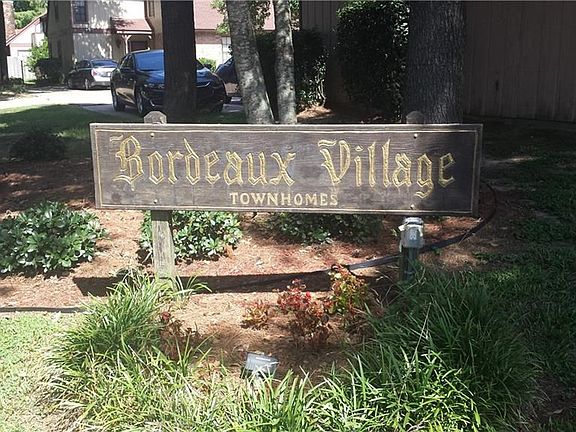 4th image of 4128 Loire Dr APT B