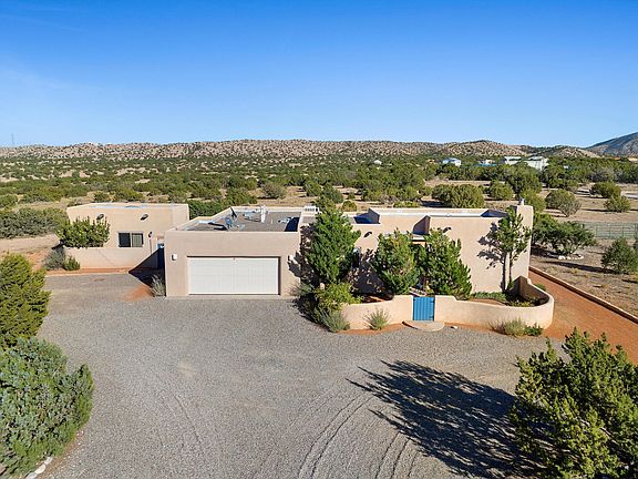 2nd image of 5 Llano Sendero Ct