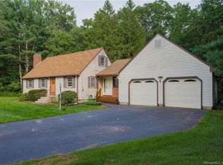 2 Rosewood Dr, Farmington, CT 06032