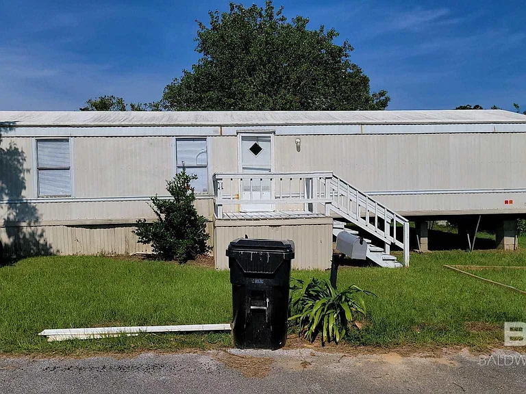 199 Robin Cir — Photo 1