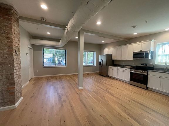 4th image of 1939 Fort Robinson Dr #5