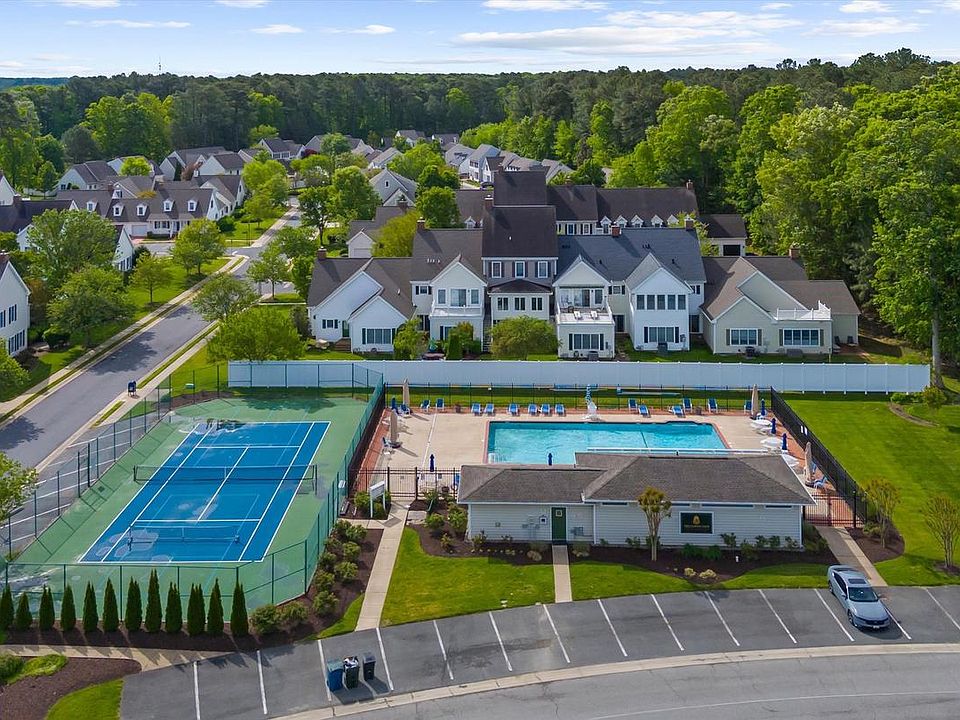 1st image of 7586 Easton Club Dr