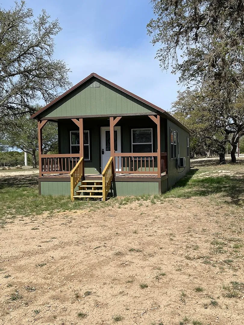 Hill Country Retreat on Acreage in Bandera — Photo 1